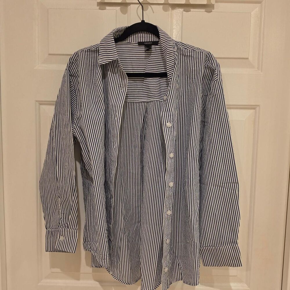 Forever 21 Unisex Seersucker Style Button Up